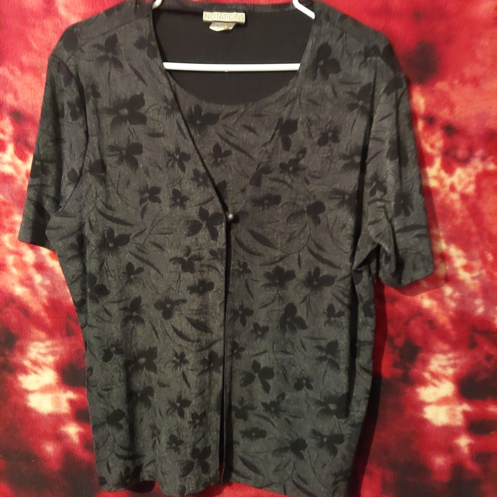 Vintage Notations Black Gray Moody Floral Short Sleeve Top